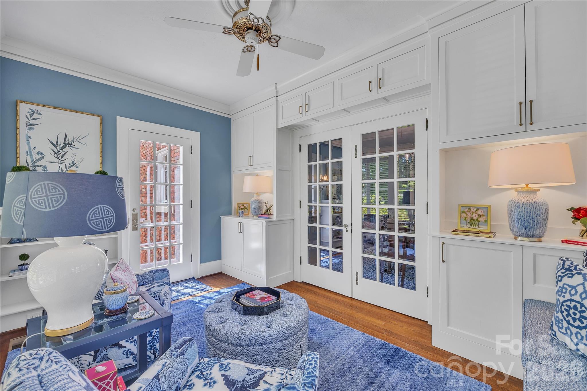 128 W Colonial Drive — Salisbury