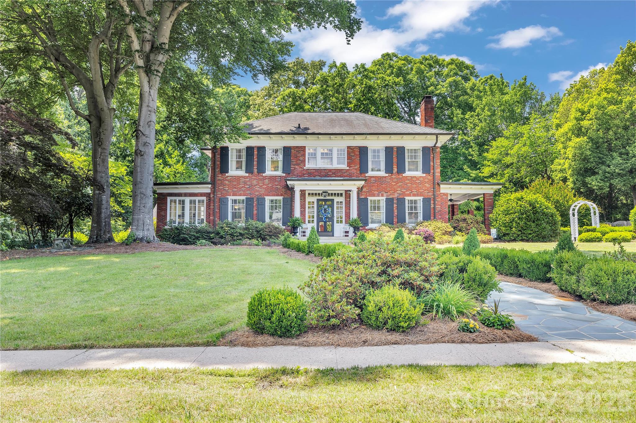 128 W Colonial Drive — Salisbury