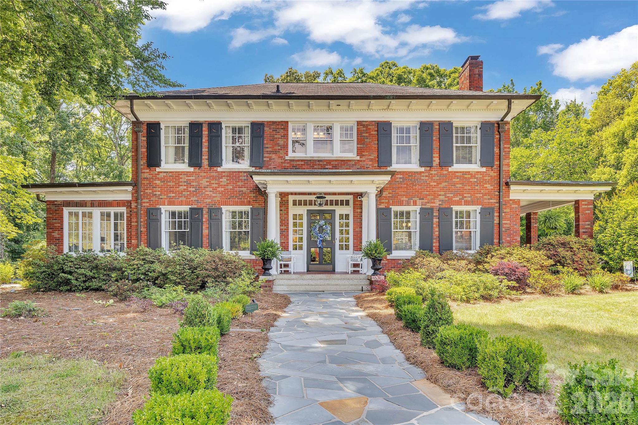 128 W Colonial Drive — Salisbury