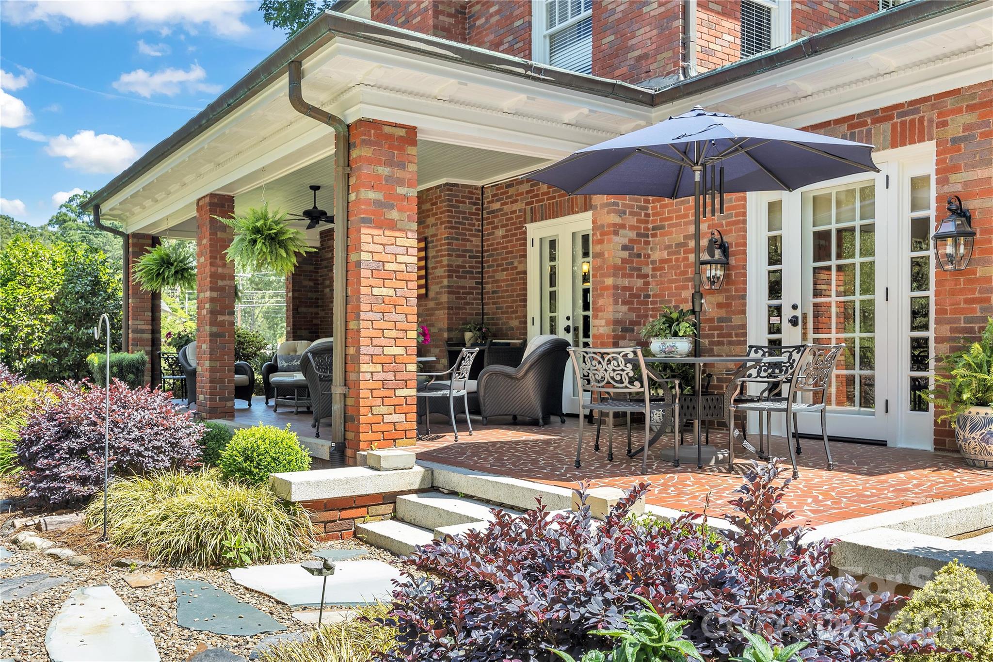 128 W Colonial Drive — Salisbury