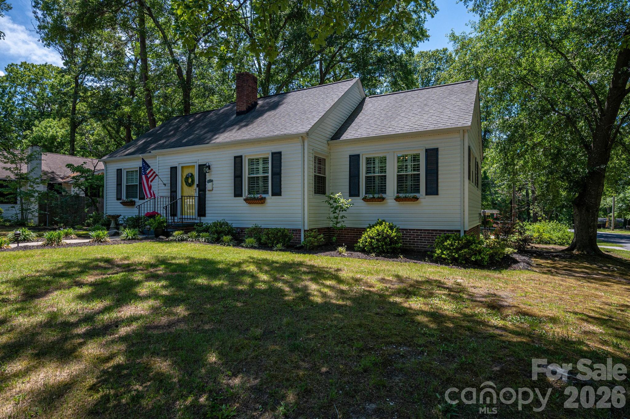 823 N Laurel Street — Lincolnton