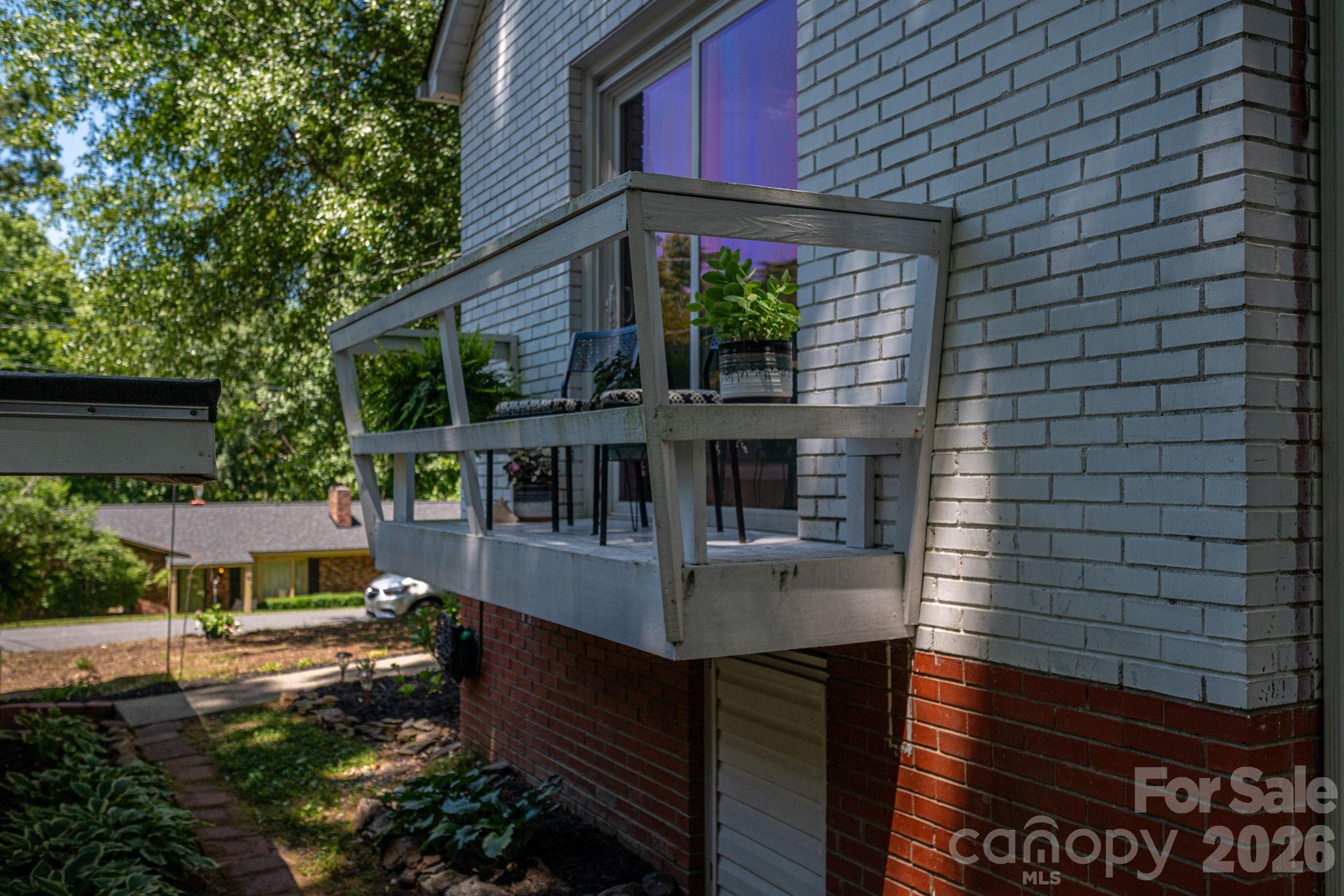 823 N Laurel Street — Lincolnton