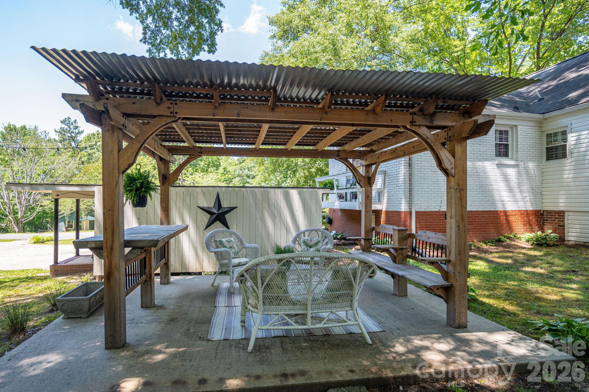 823 N Laurel Street — Lincolnton