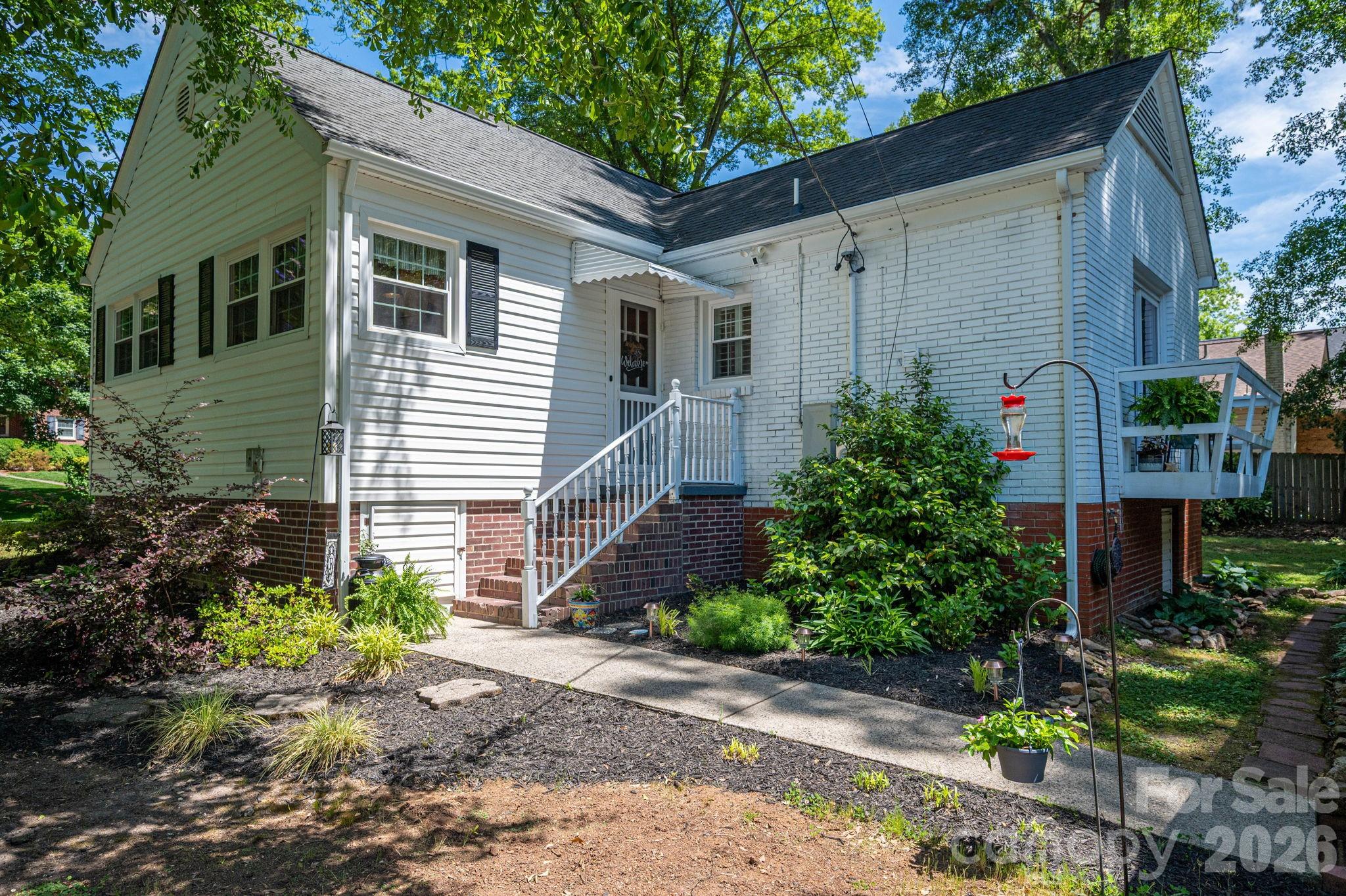823 N Laurel Street — Lincolnton