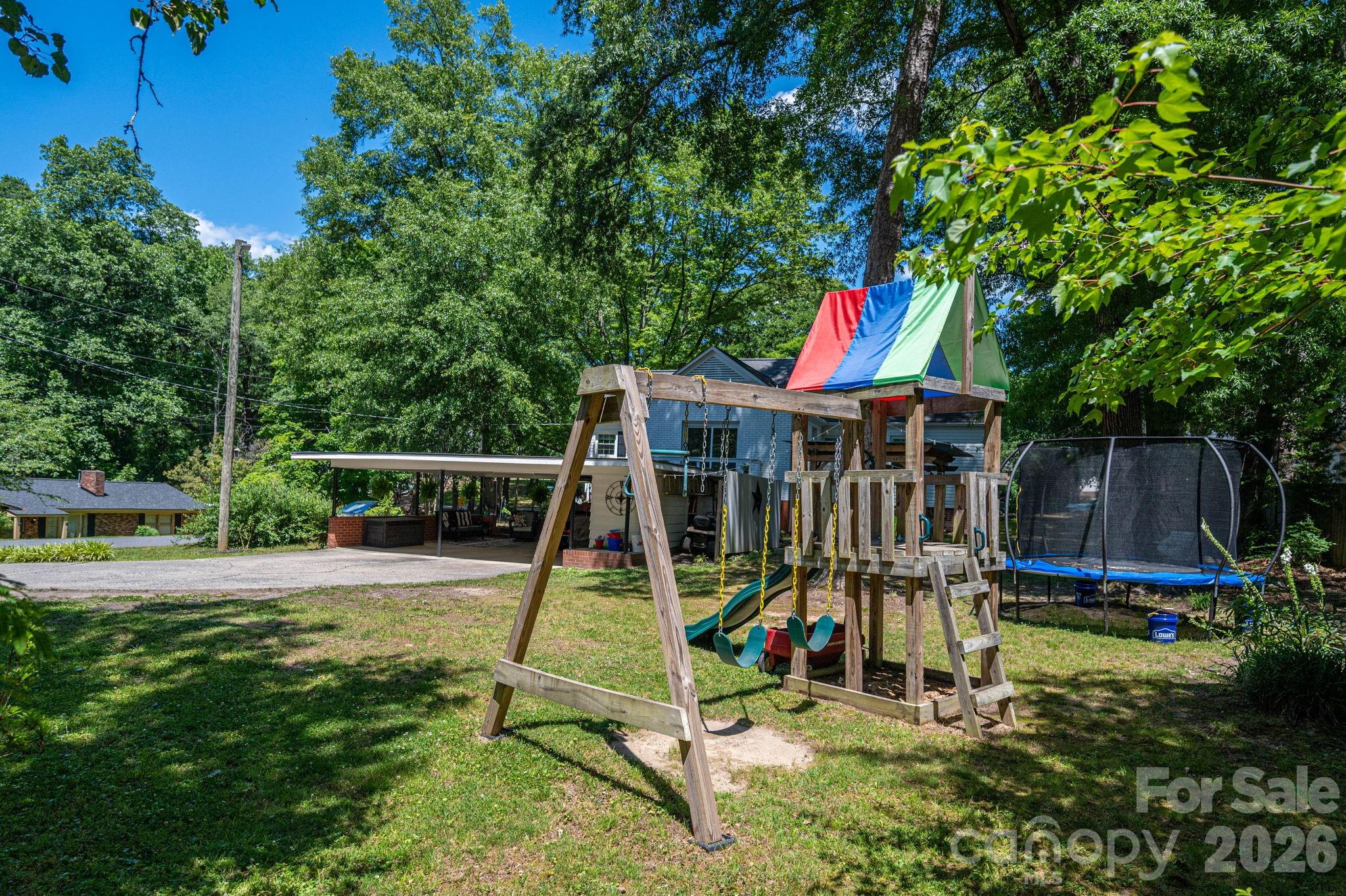 823 N Laurel Street — Lincolnton