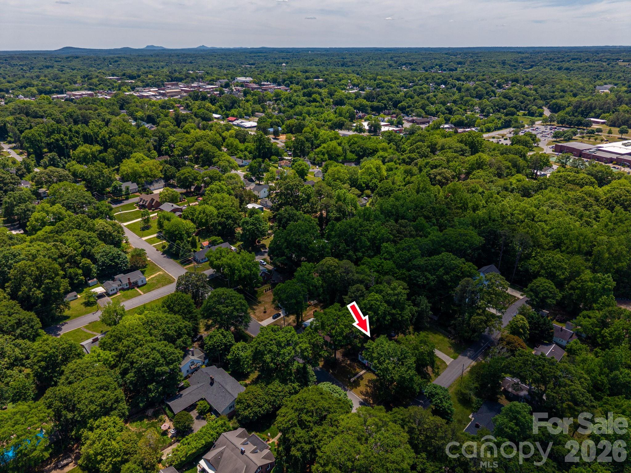 823 N Laurel Street — Lincolnton