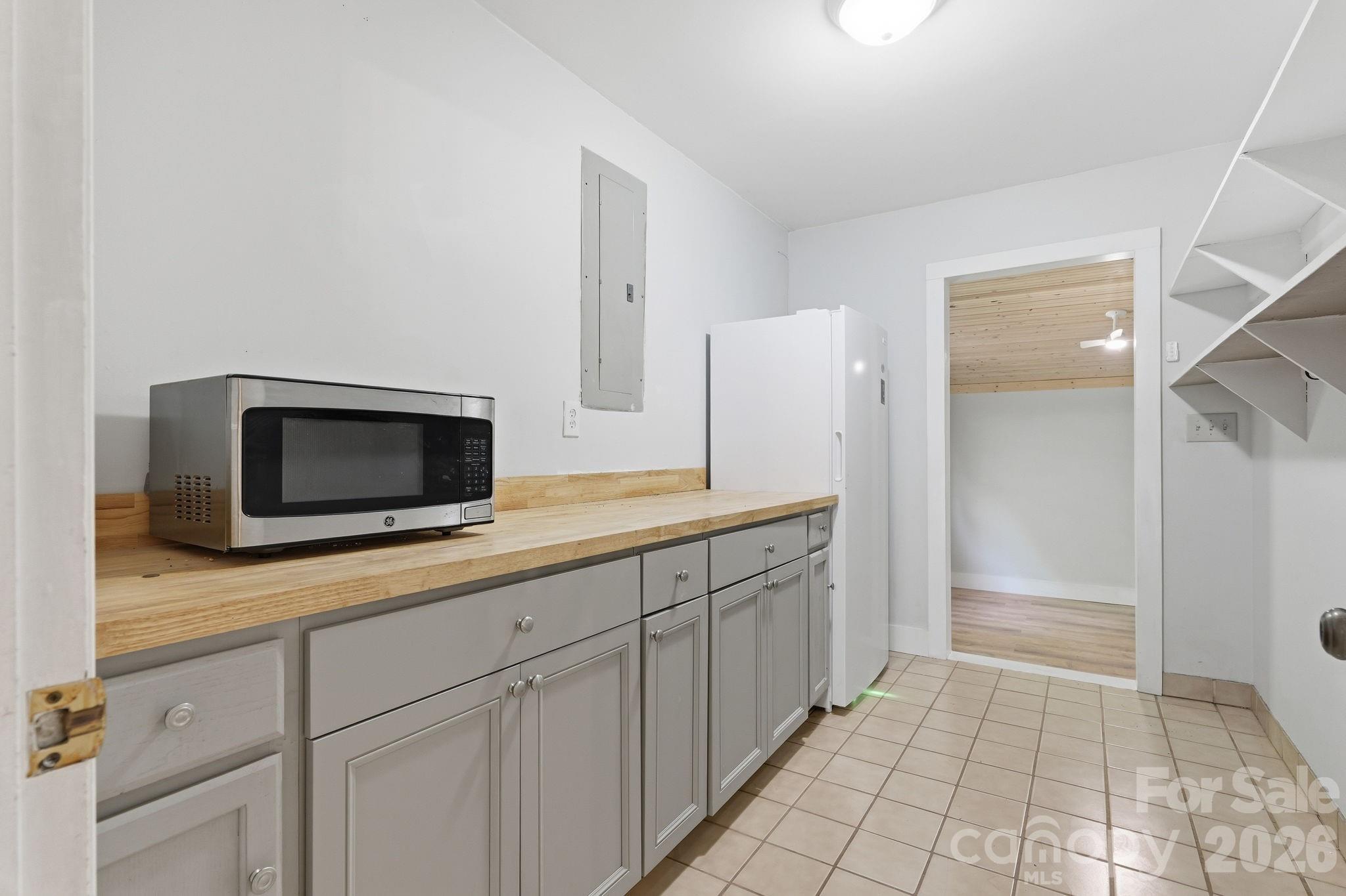5347 Haney Road — York