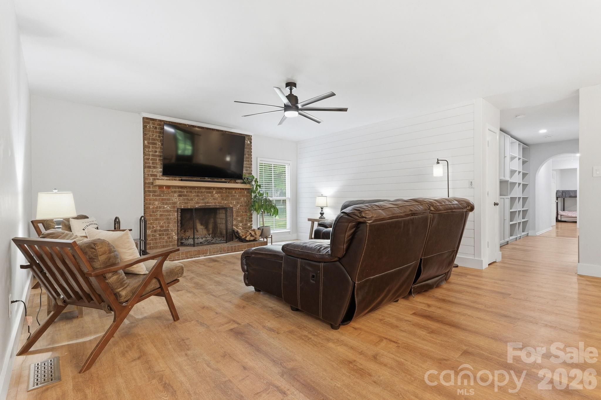5347 Haney Road — York