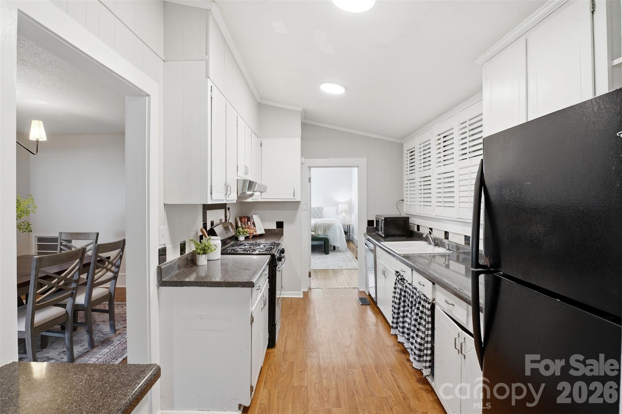 201 Smith Street — Clover