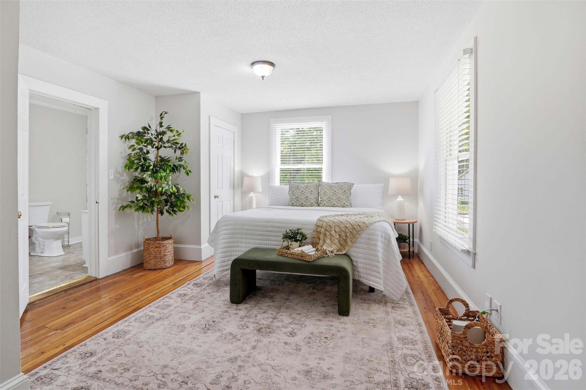 201 Smith Street — Clover