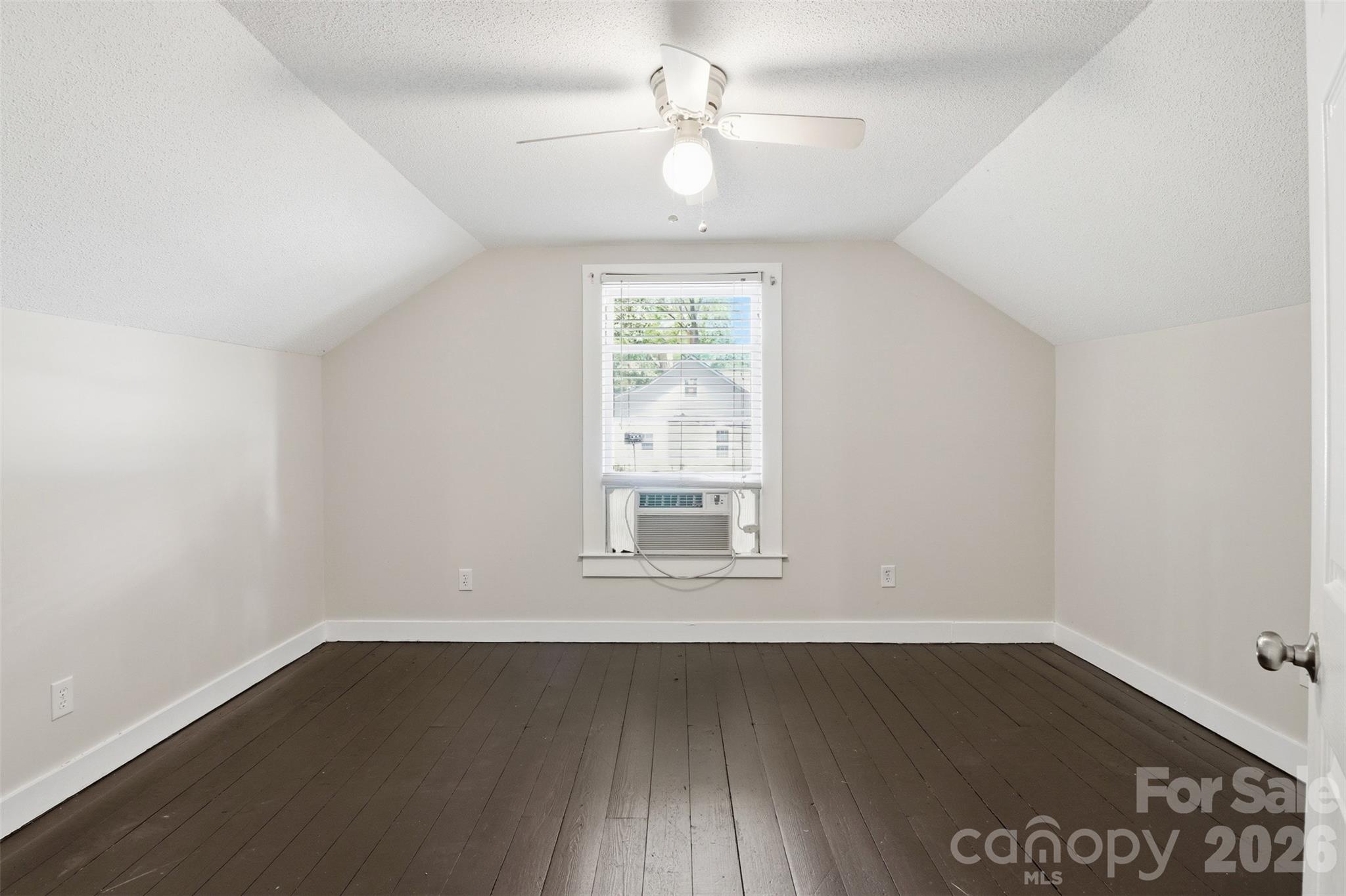 201 Smith Street — Clover