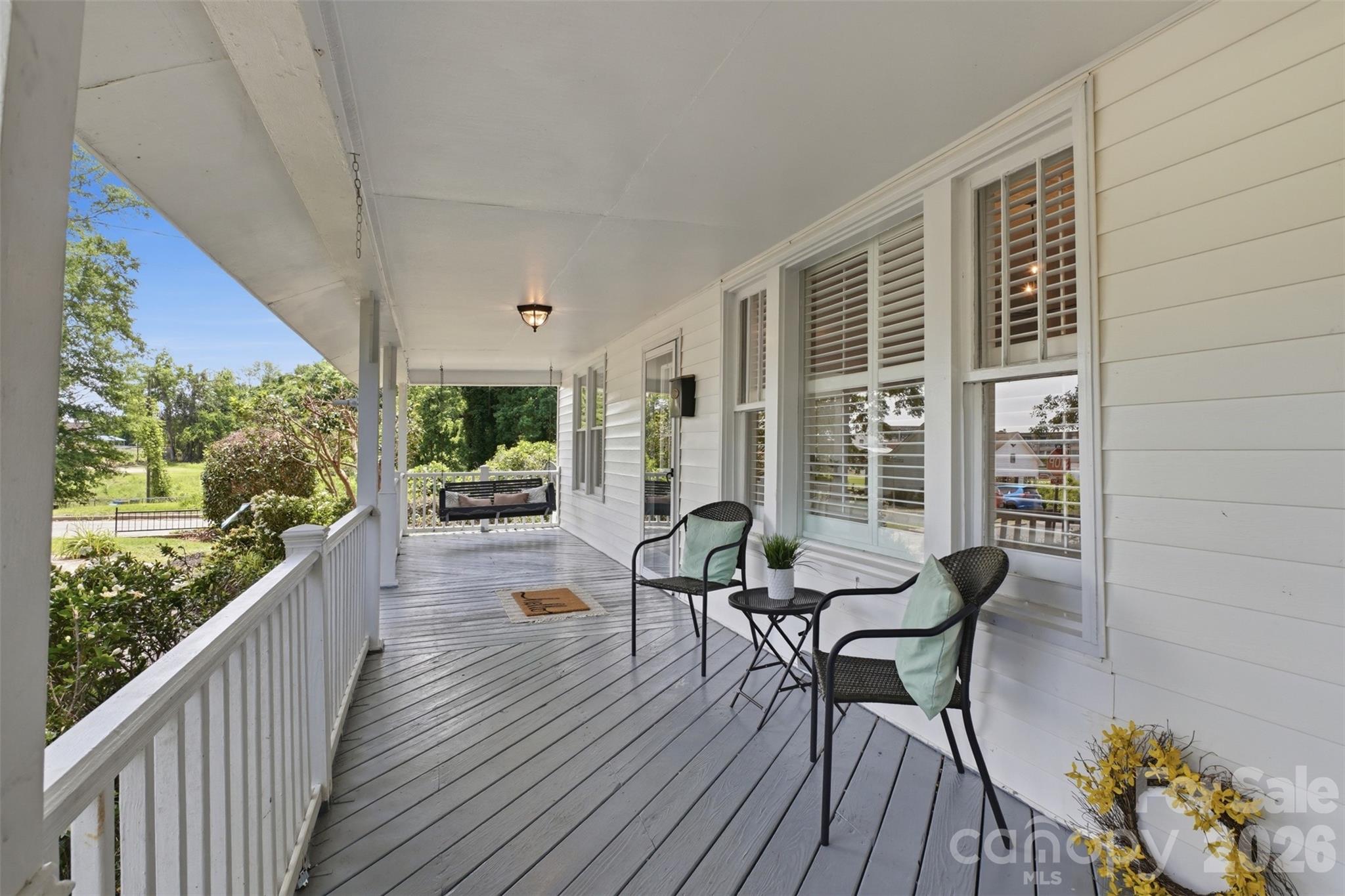 201 Smith Street — Clover