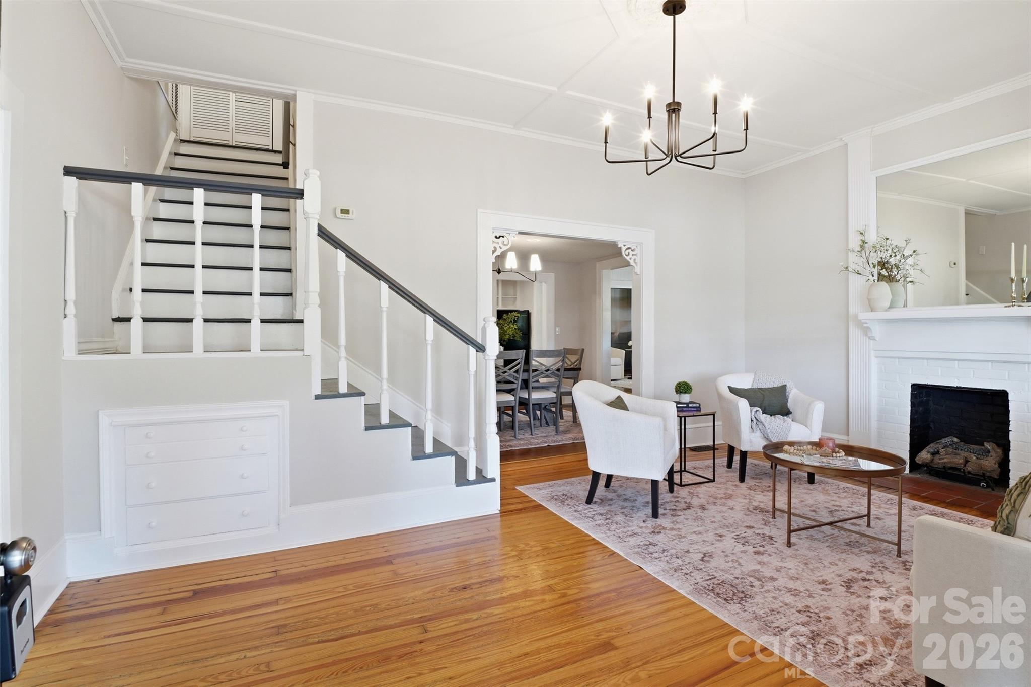 201 Smith Street — Clover