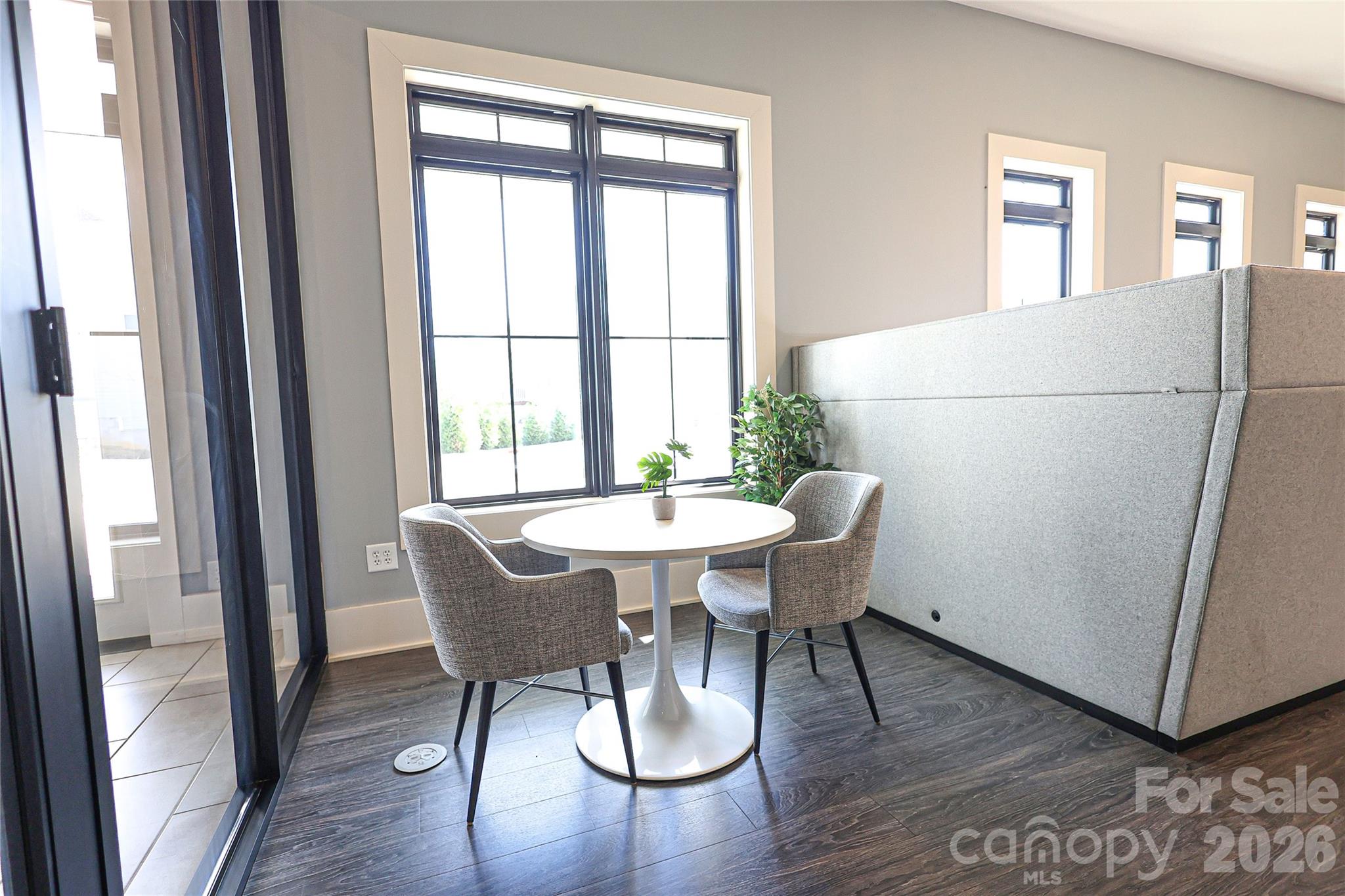 5003 Twin River Drive — Denver
