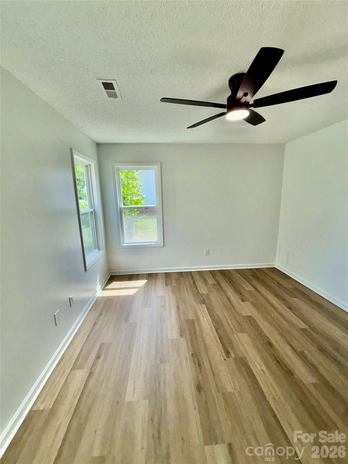 1002 Crescent Way — Wingate