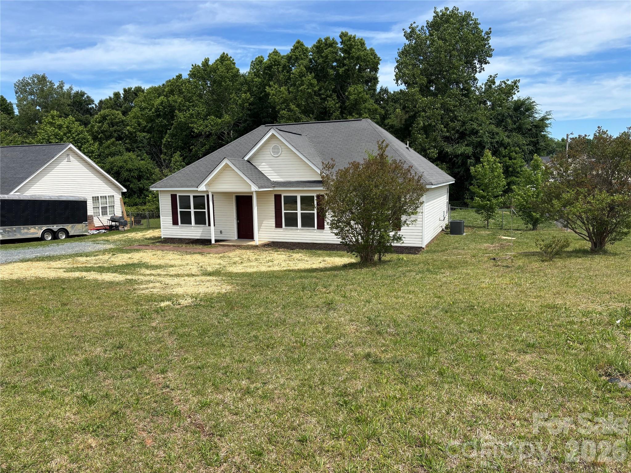 1002 Crescent Way — Wingate
