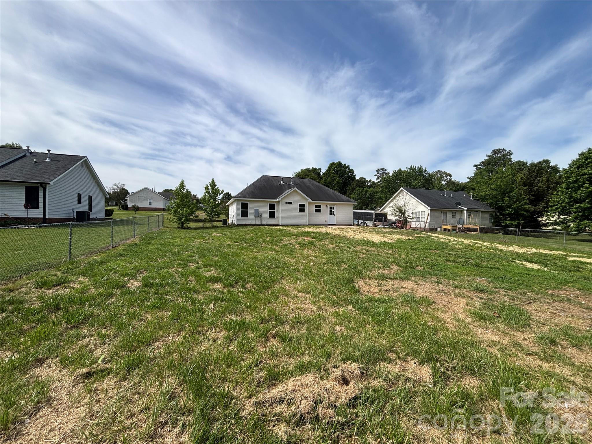 1002 Crescent Way — Wingate
