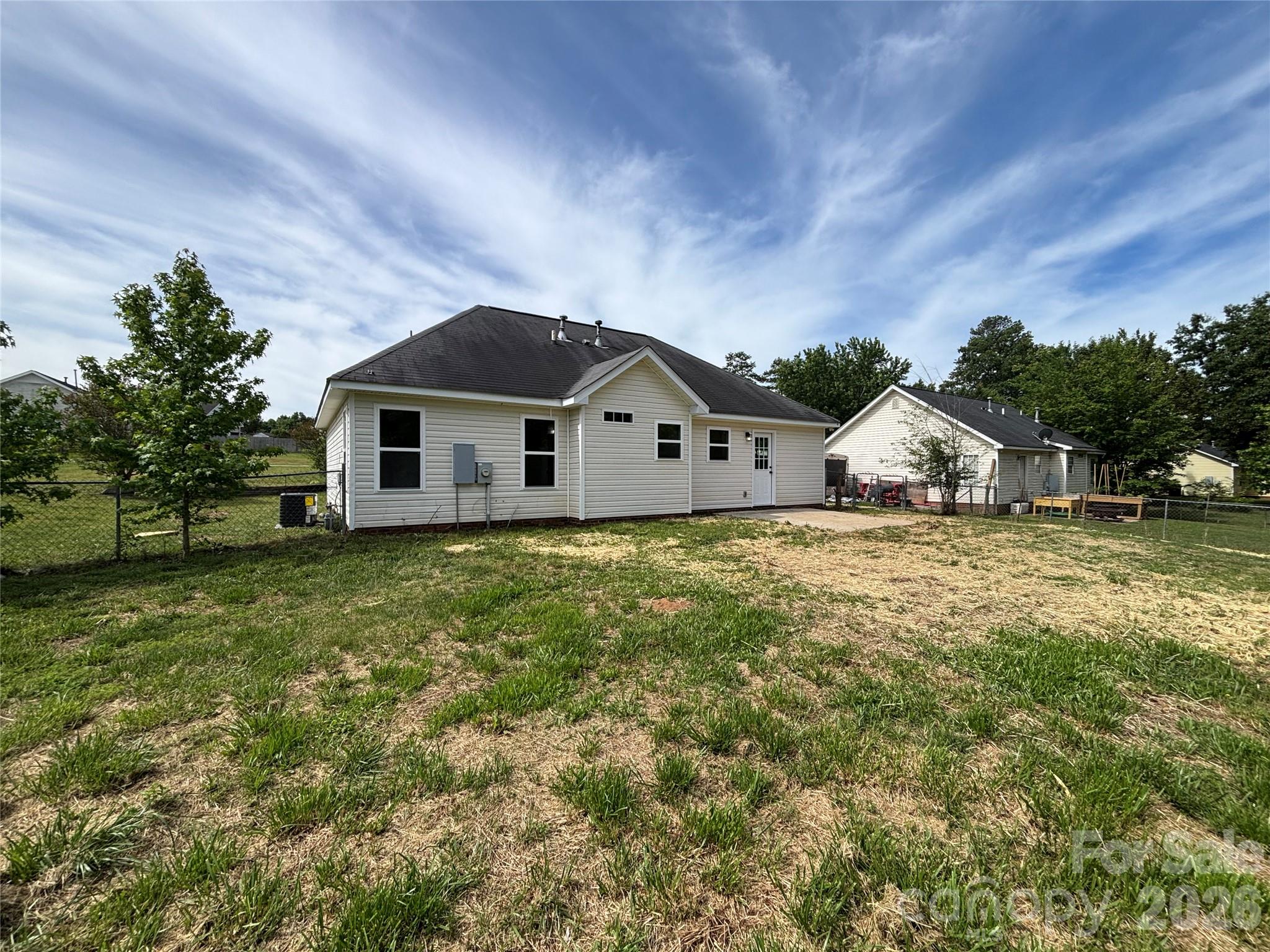 1002 Crescent Way — Wingate