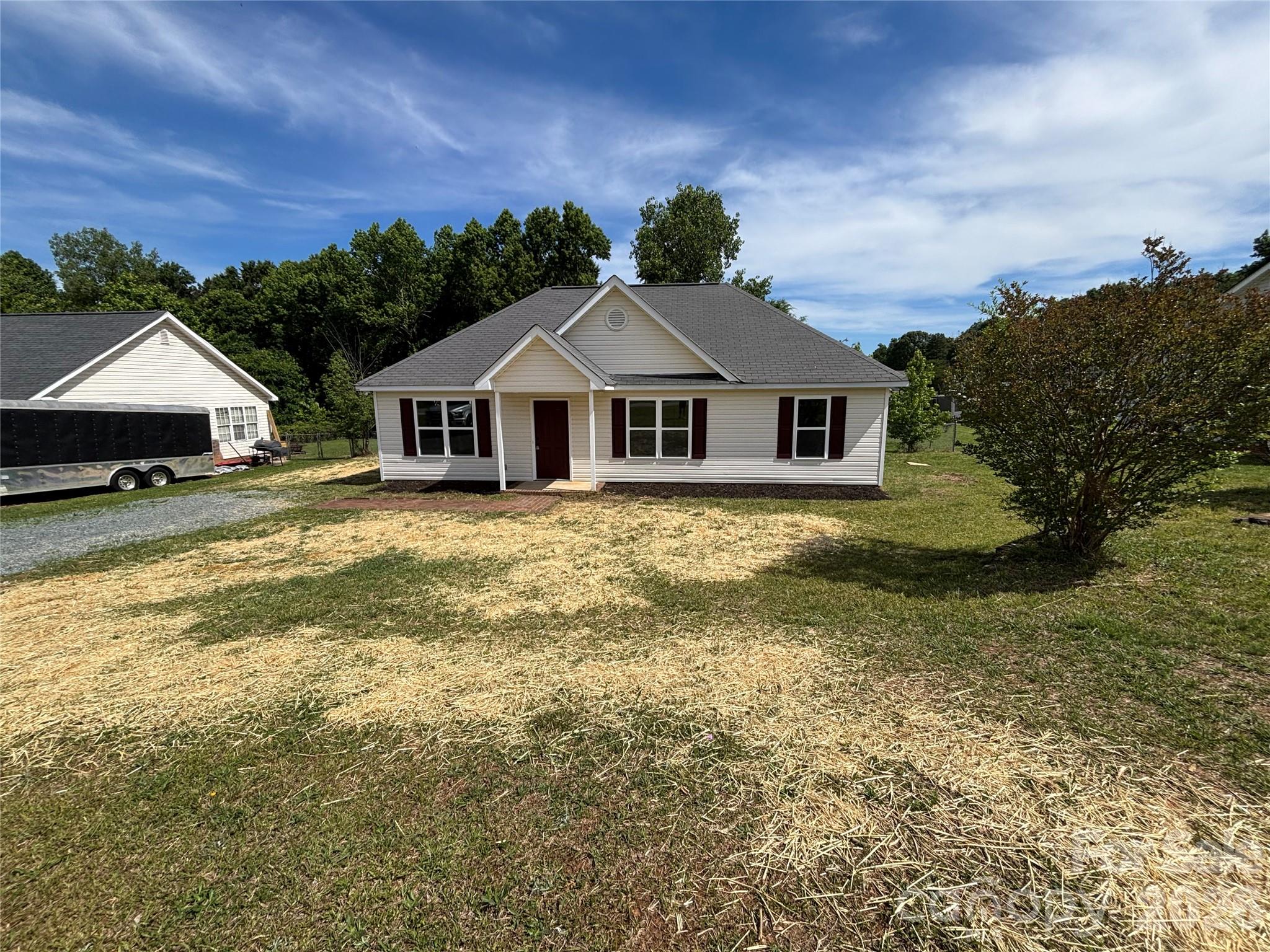 1002 Crescent Way — Wingate