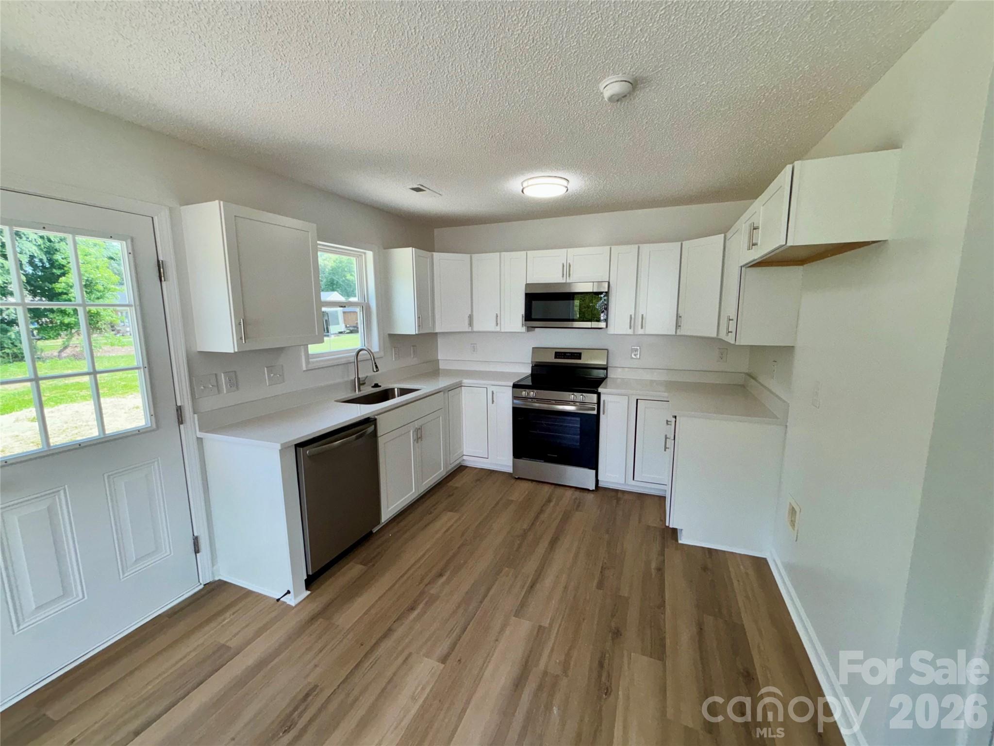 1002 Crescent Way — Wingate