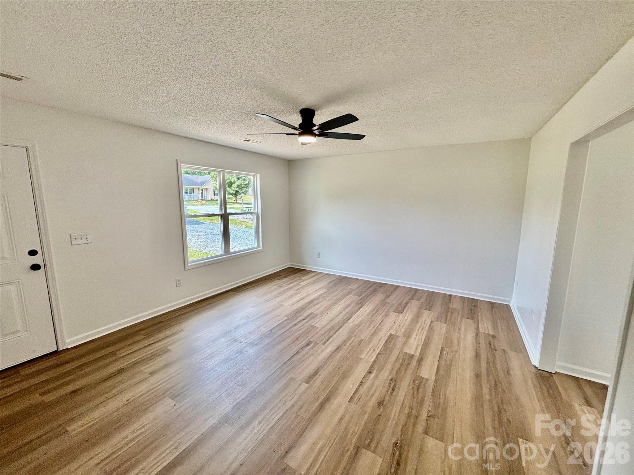 1002 Crescent Way — Wingate