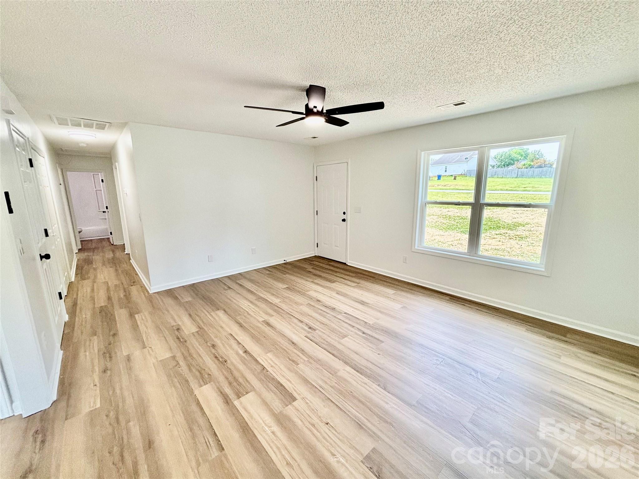 1002 Crescent Way — Wingate