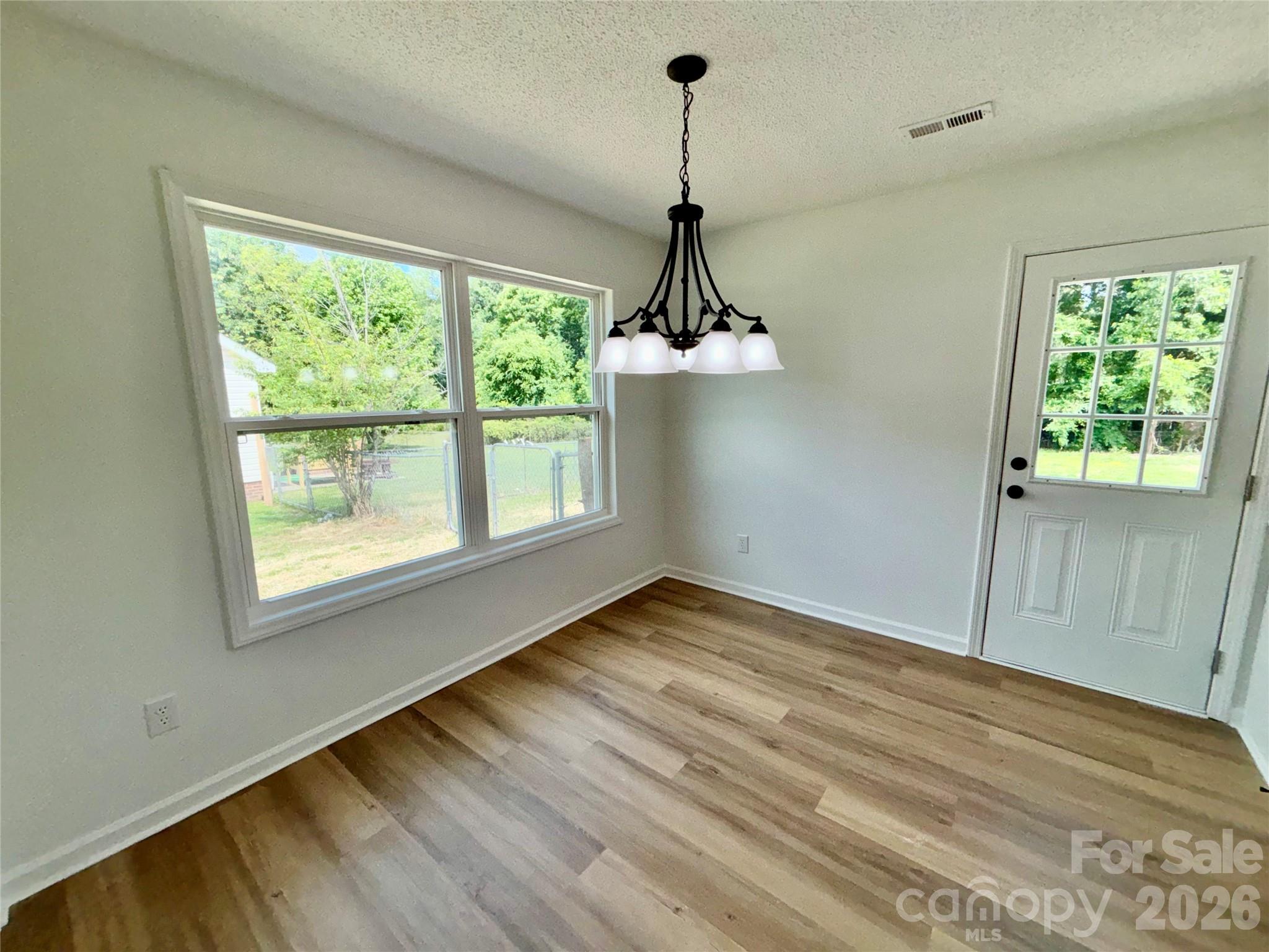 1002 Crescent Way — Wingate