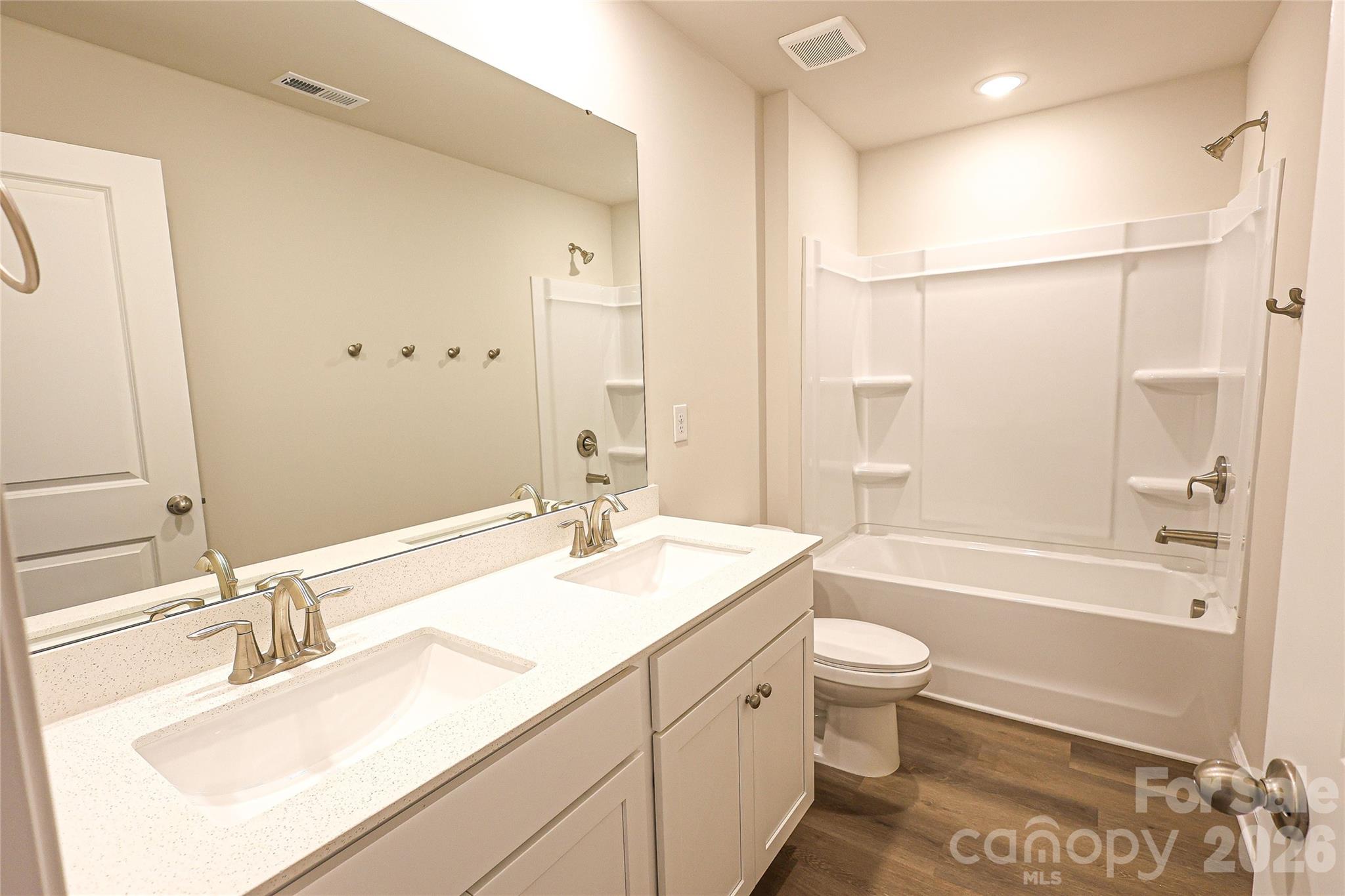 4999 Twin River Drive — Denver