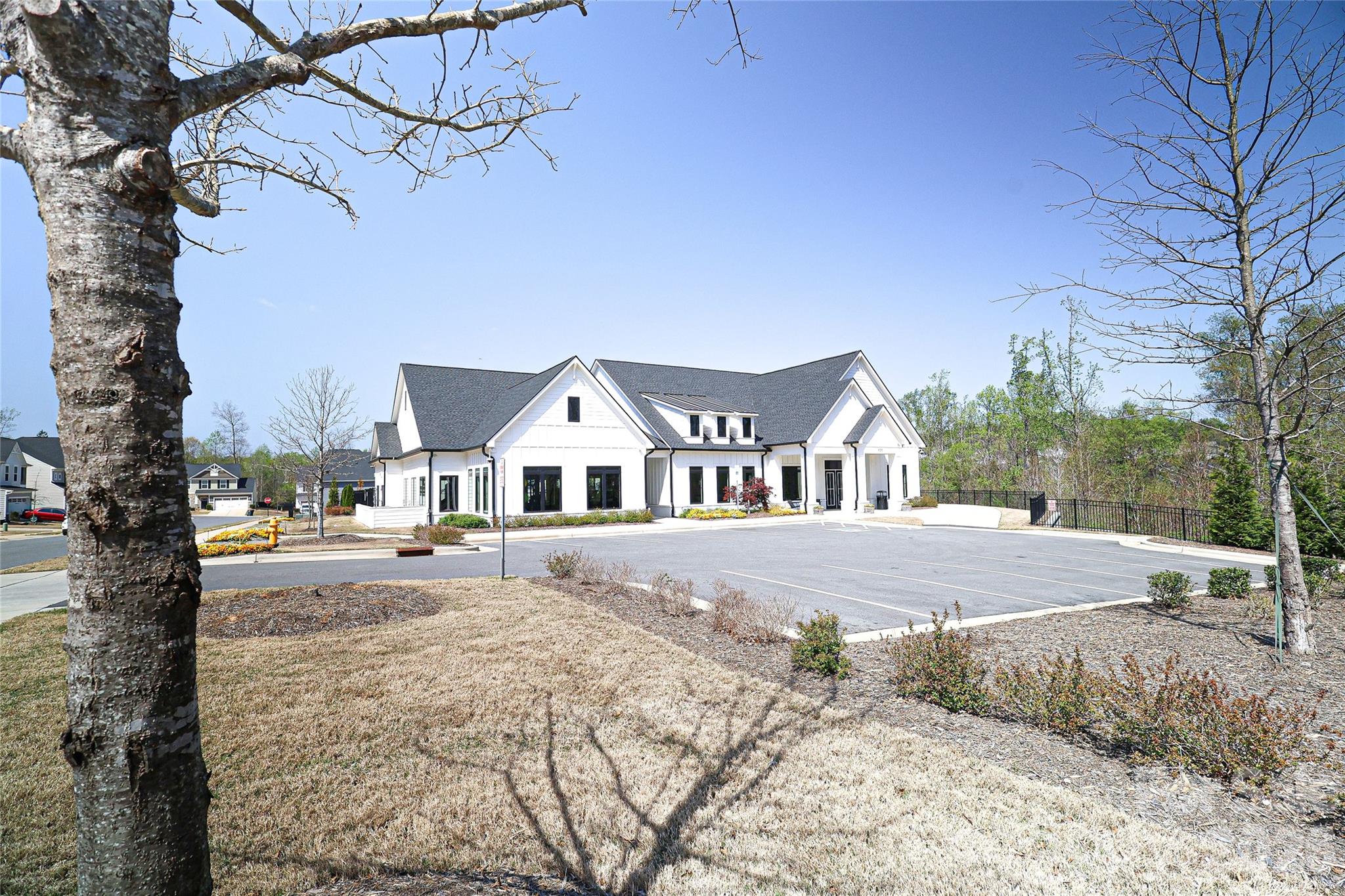 4999 Twin River Drive — Denver