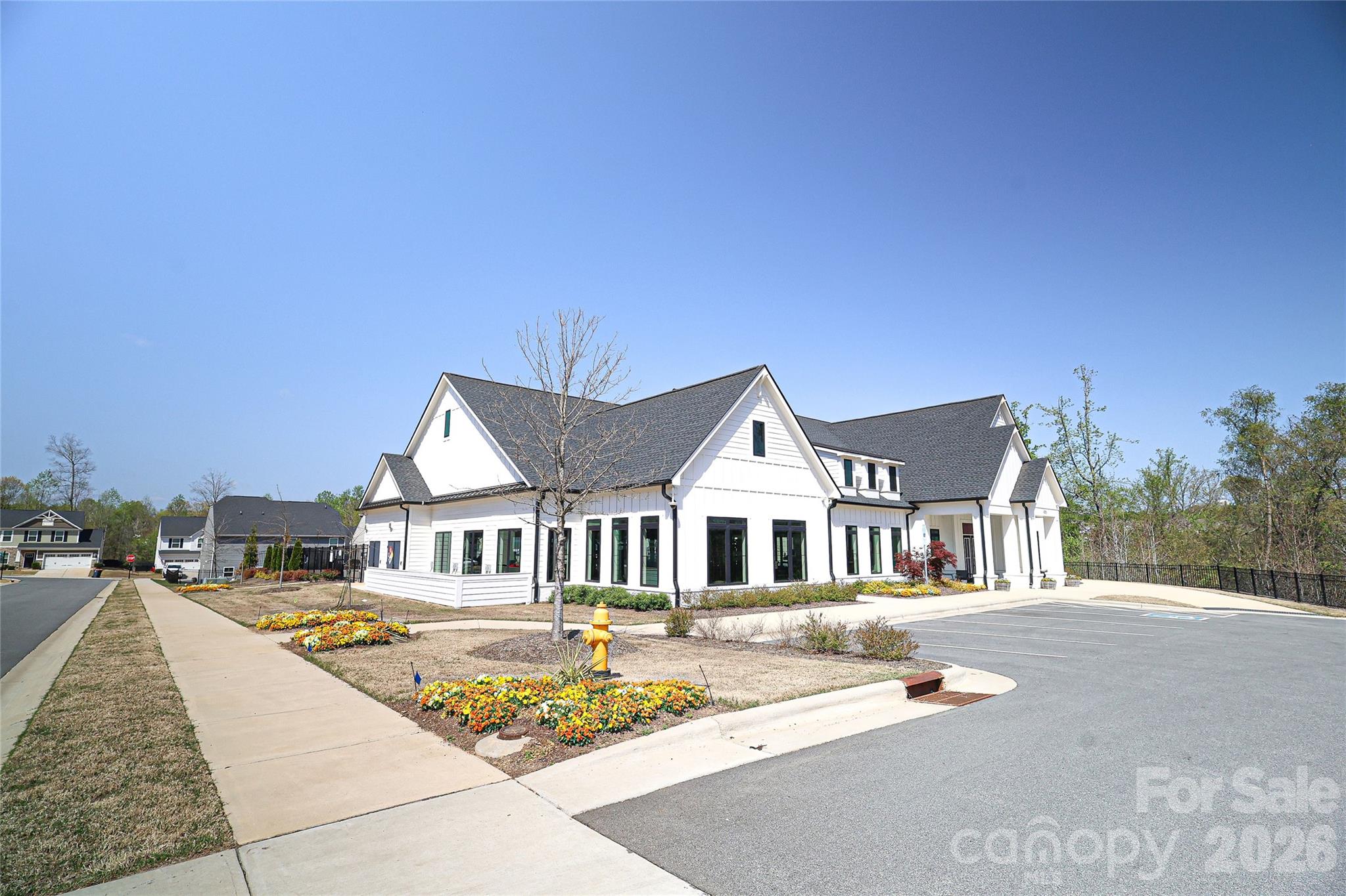 4999 Twin River Drive — Denver