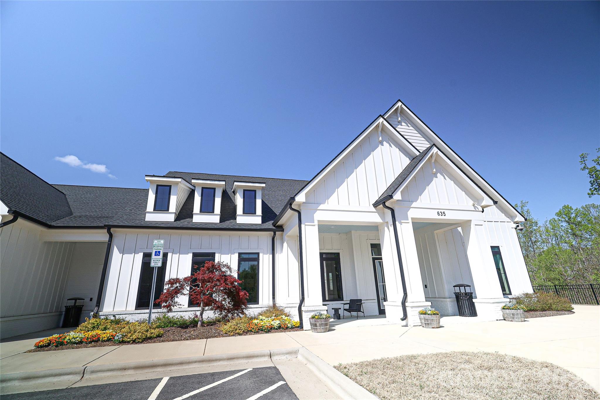 4999 Twin River Drive — Denver
