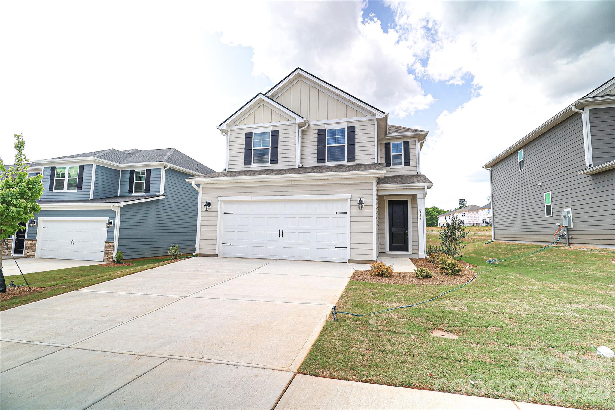 4999 Twin River Drive — Denver