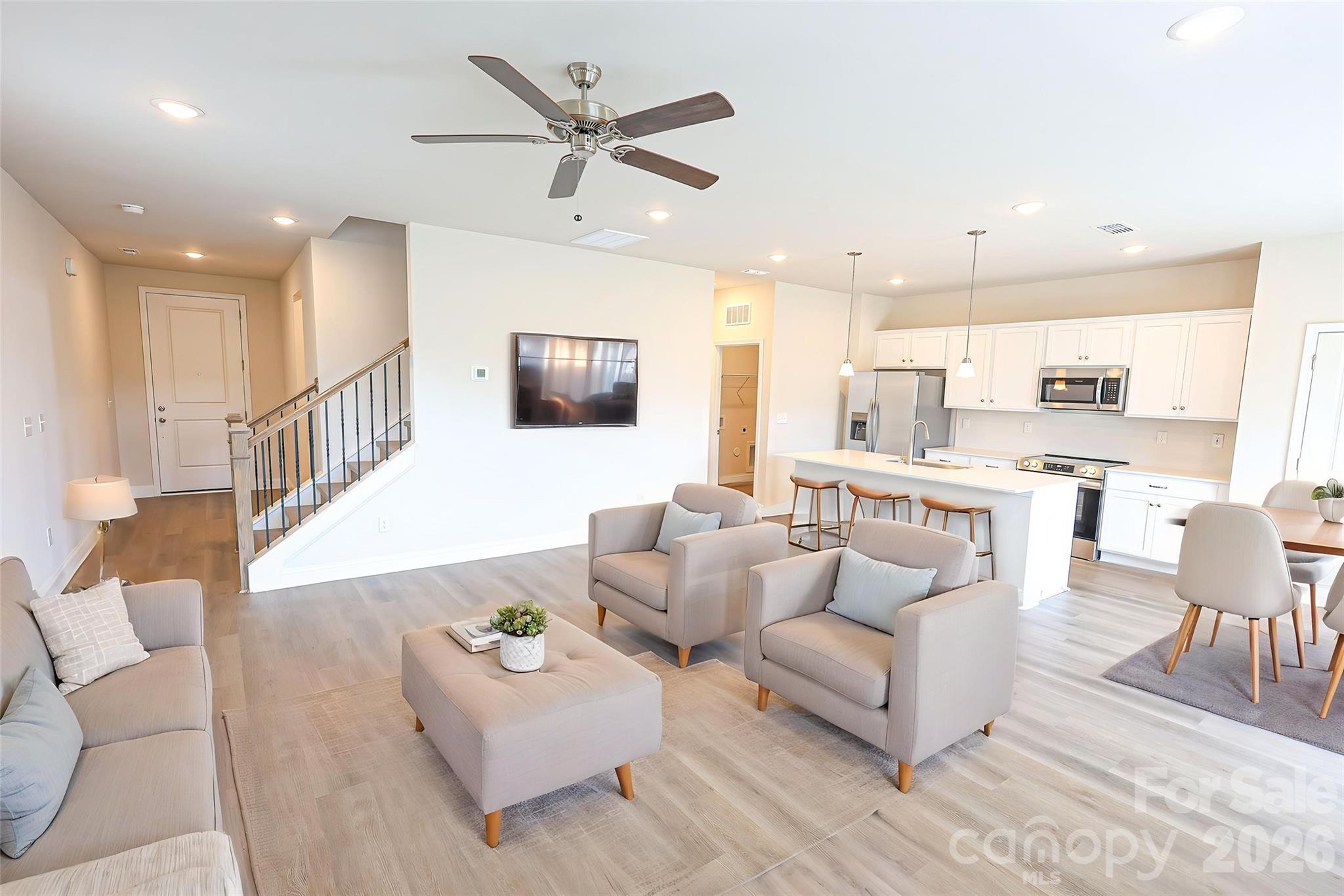4999 Twin River Drive — Denver