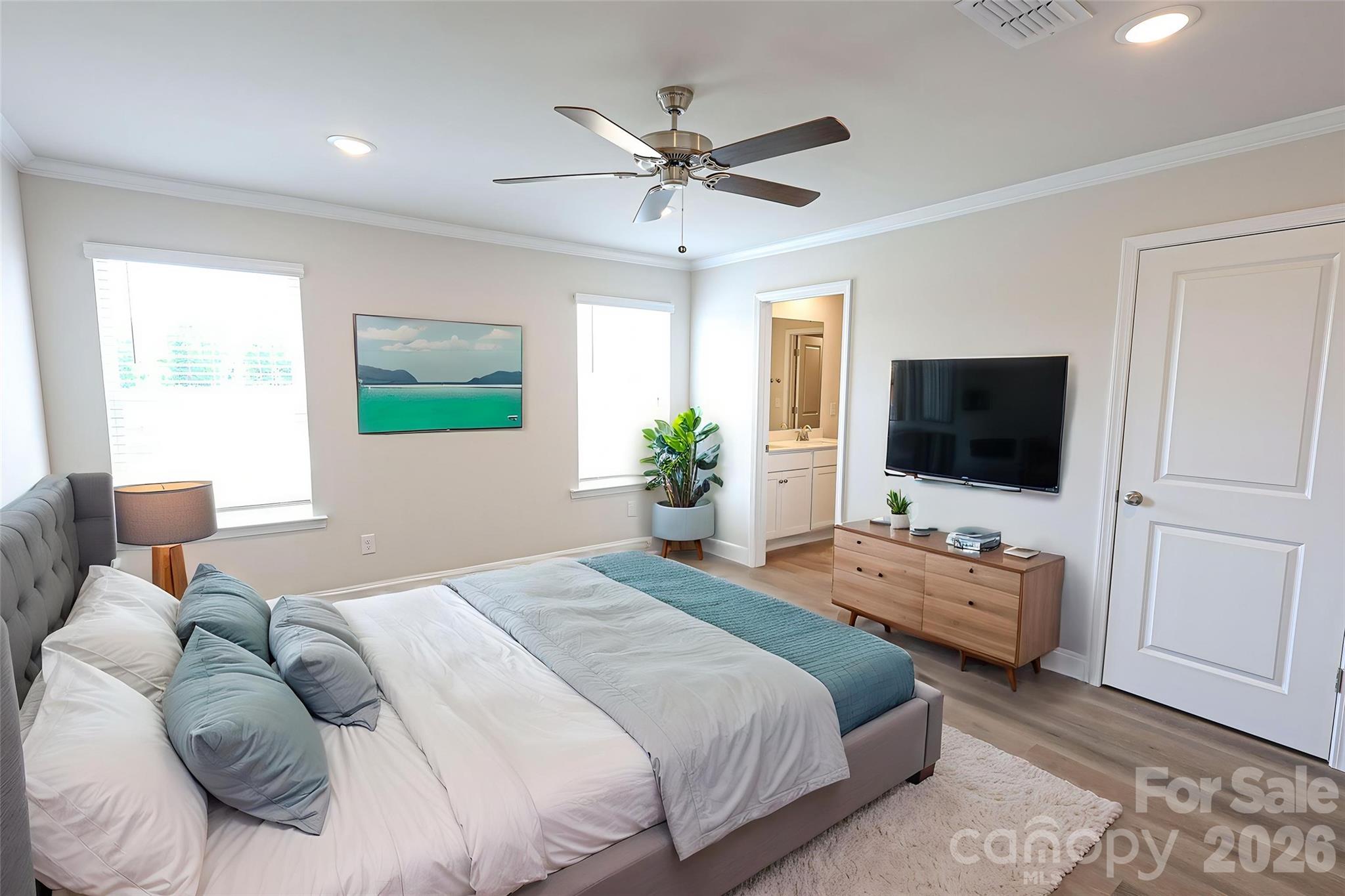 4999 Twin River Drive — Denver