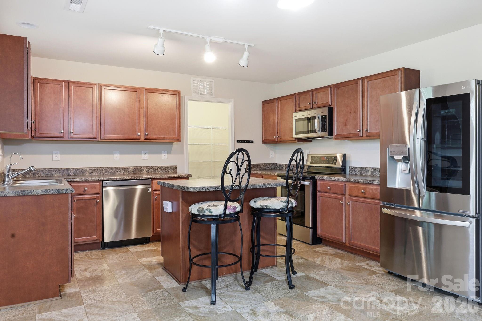 310 Askin Lane — Salisbury