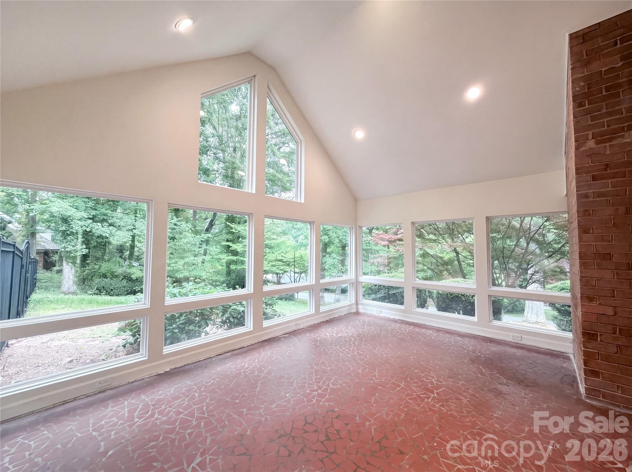318 Valley Stream Road — Statesville