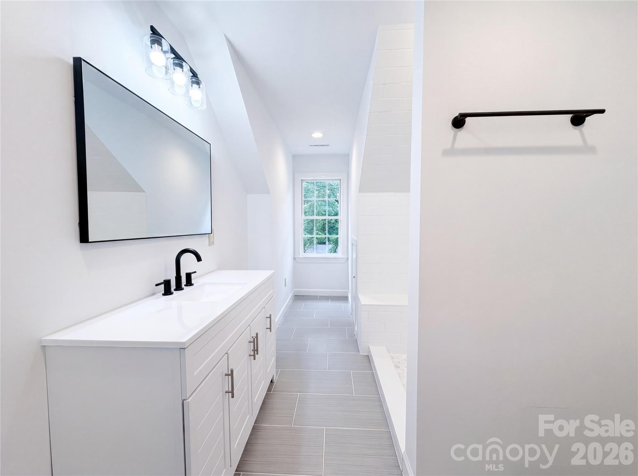 318 Valley Stream Road — Statesville