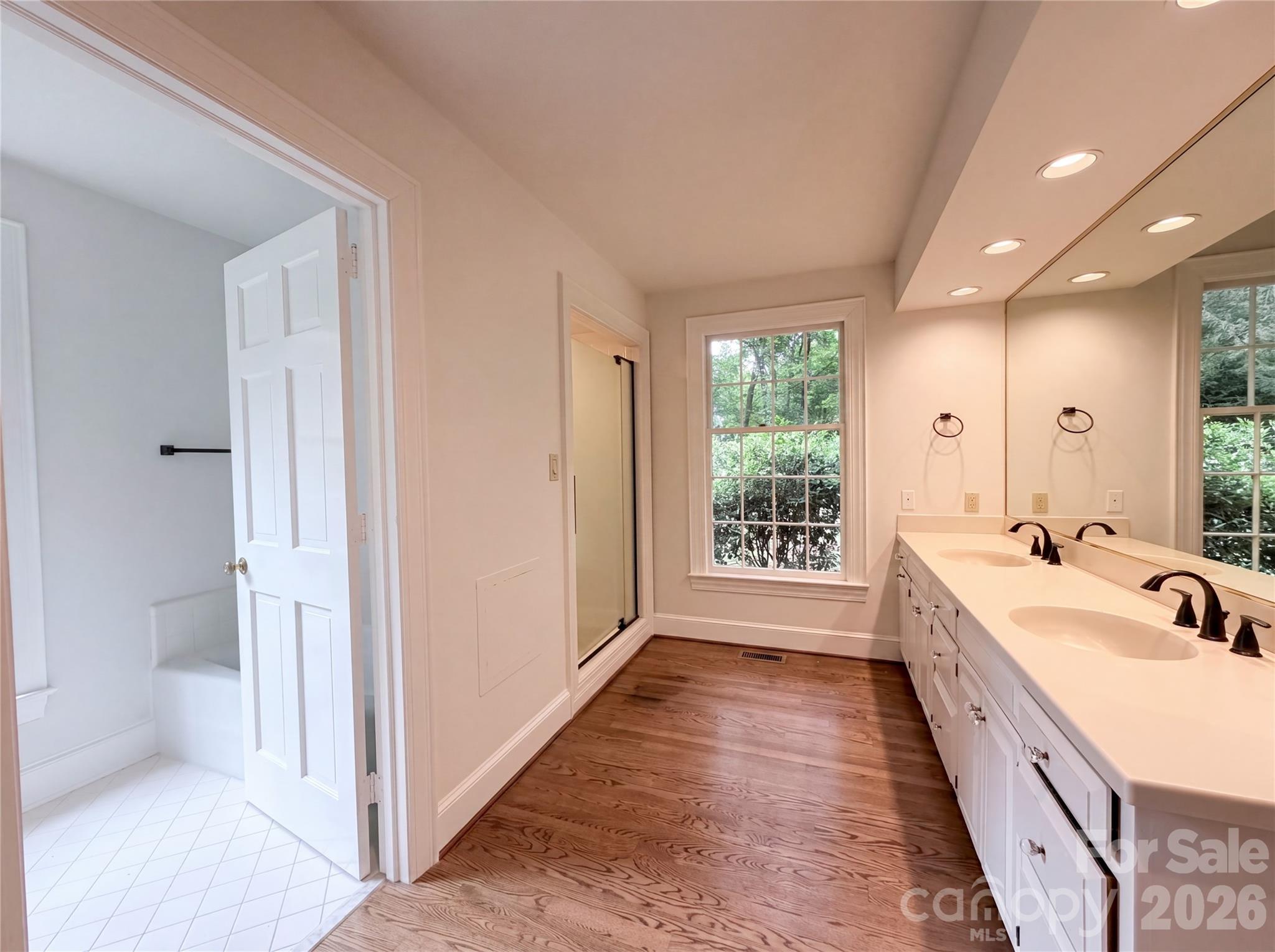 318 Valley Stream Road — Statesville