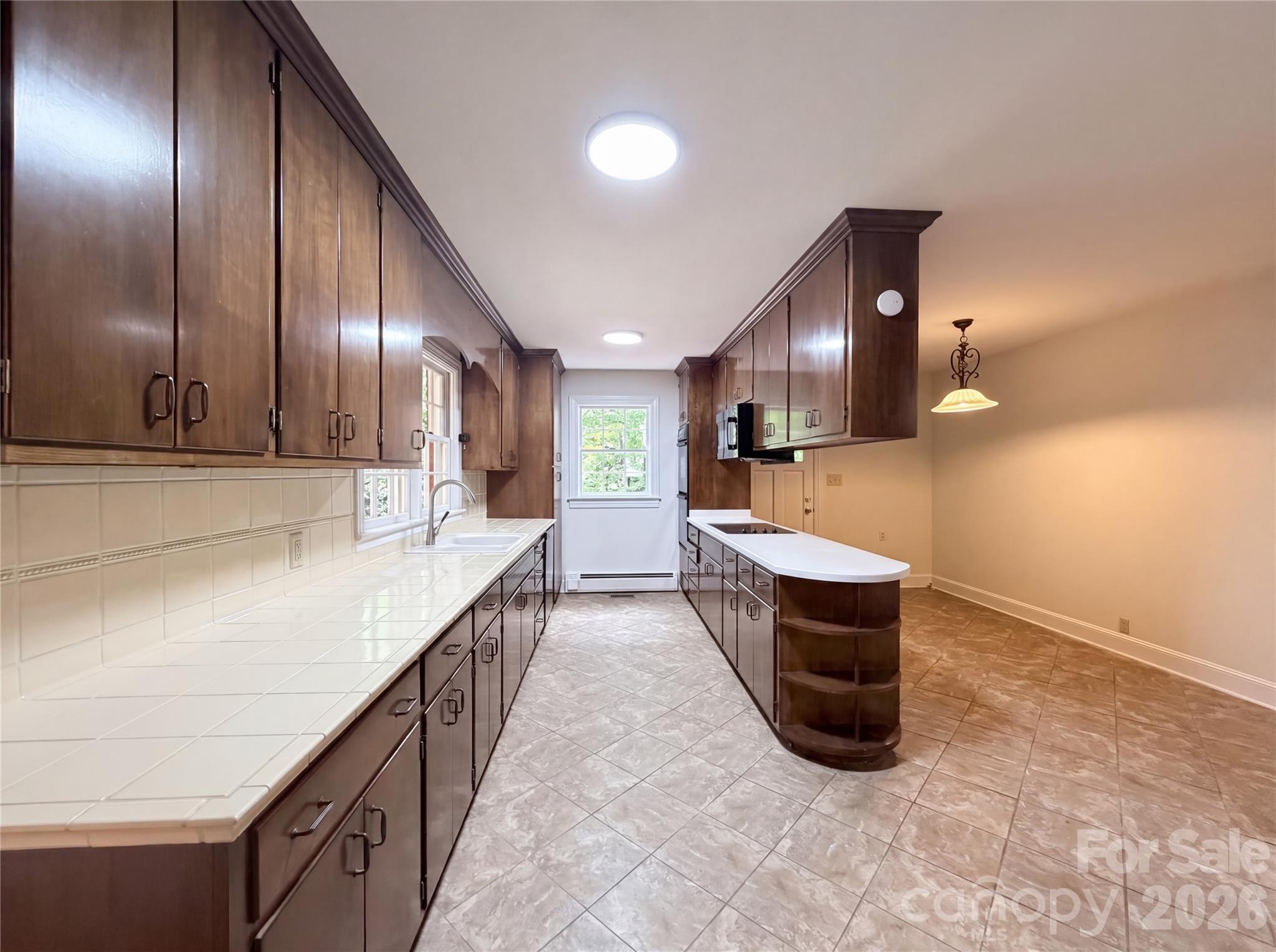 318 Valley Stream Road — Statesville