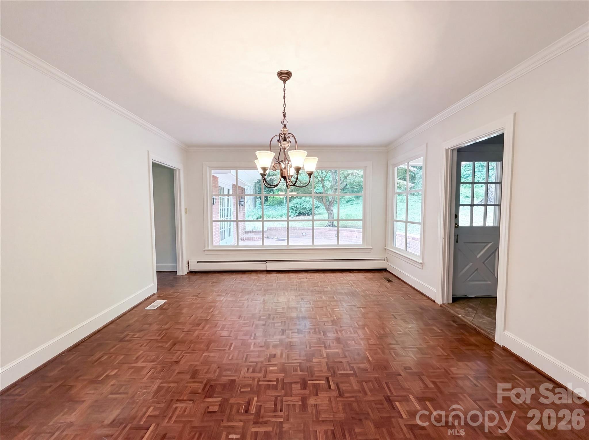 318 Valley Stream Road — Statesville