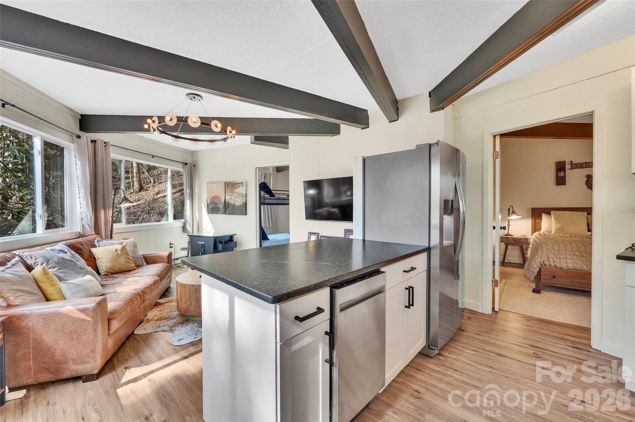 109 Beechwood Lane — Beech Mountain