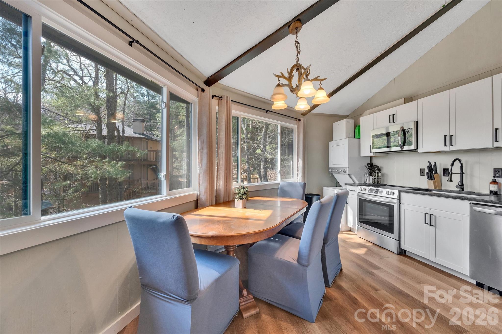 109 Beechwood Lane — Beech Mountain