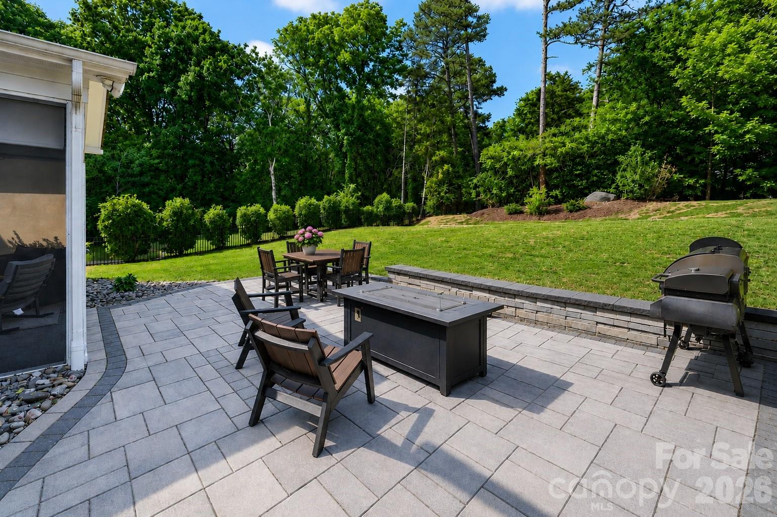 7005 Providence Lane W — Charlotte