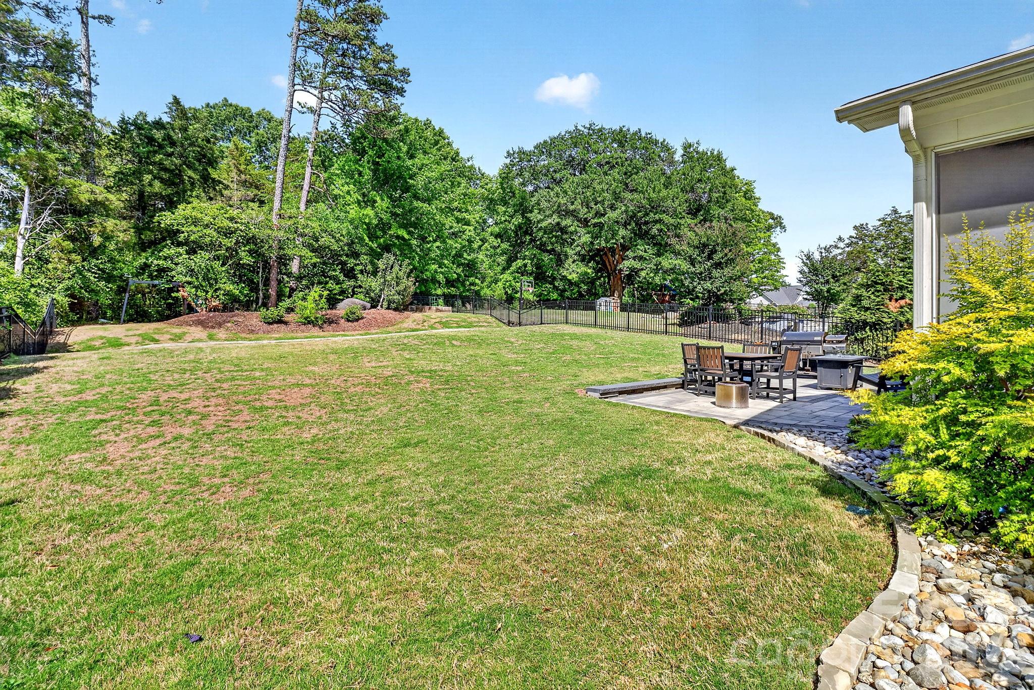 7005 Providence Lane W — Charlotte