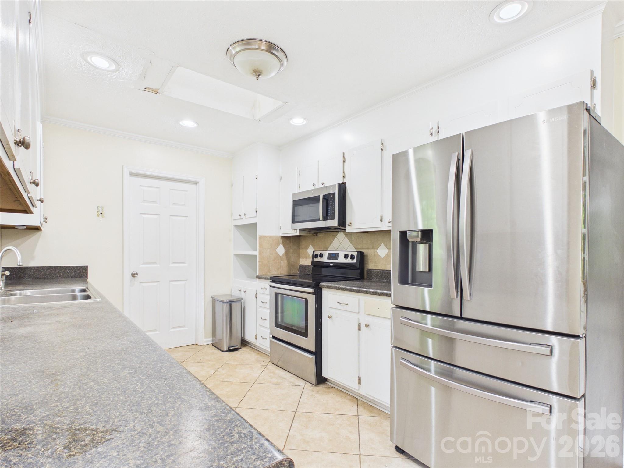 119 Creekside Drive — Morganton