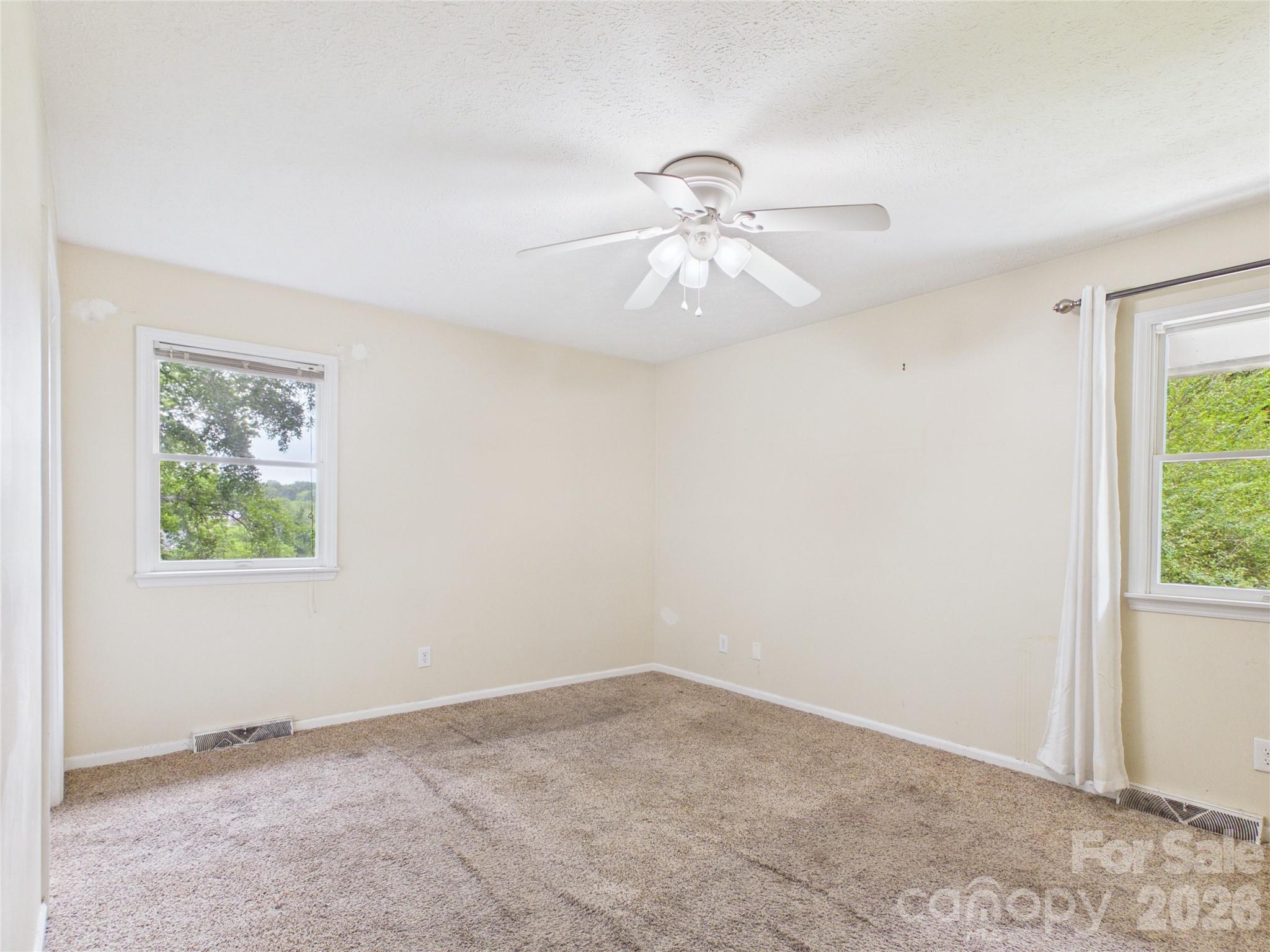 119 Creekside Drive — Morganton
