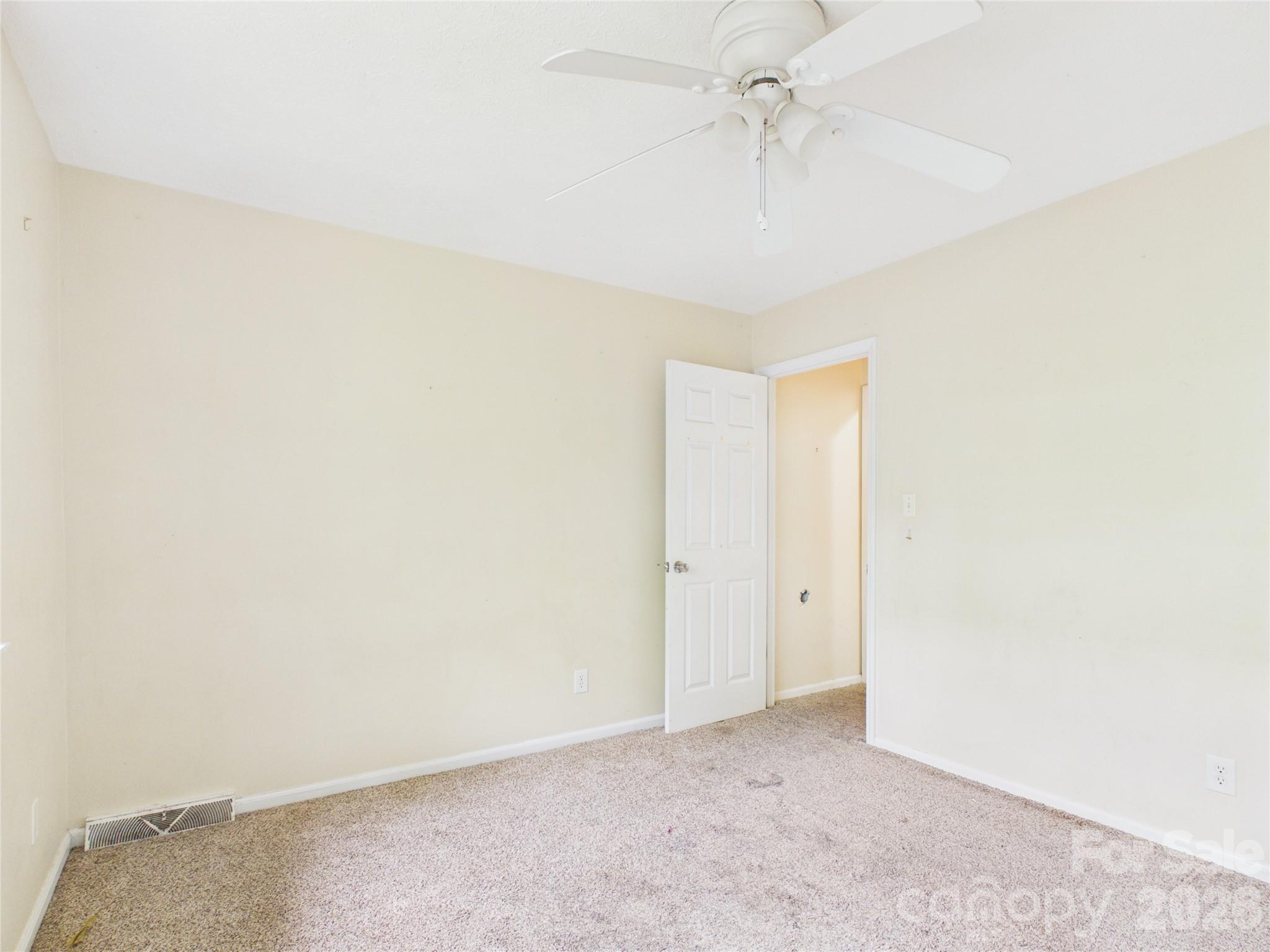 119 Creekside Drive — Morganton