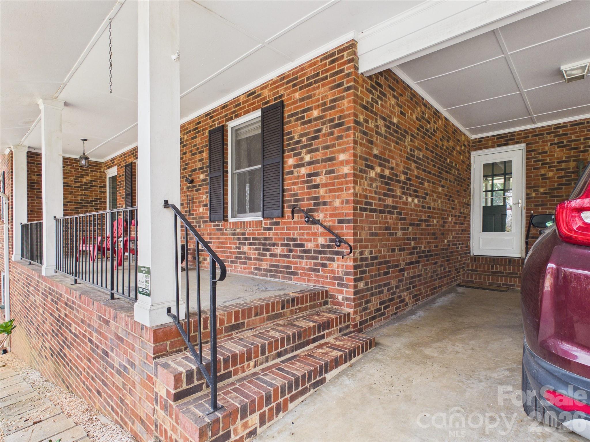 119 Creekside Drive — Morganton