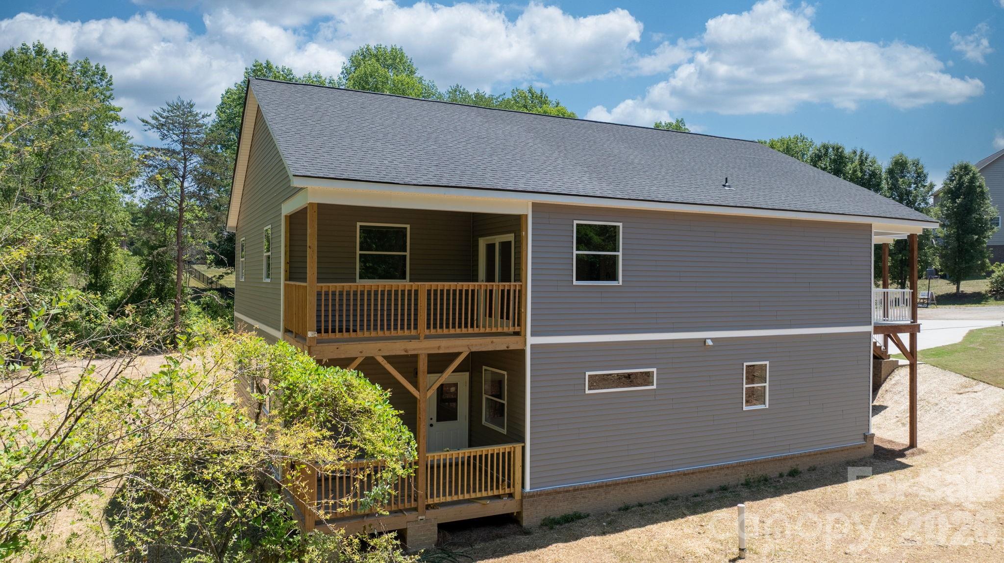 41 Tennyson Drive — Taylorsville