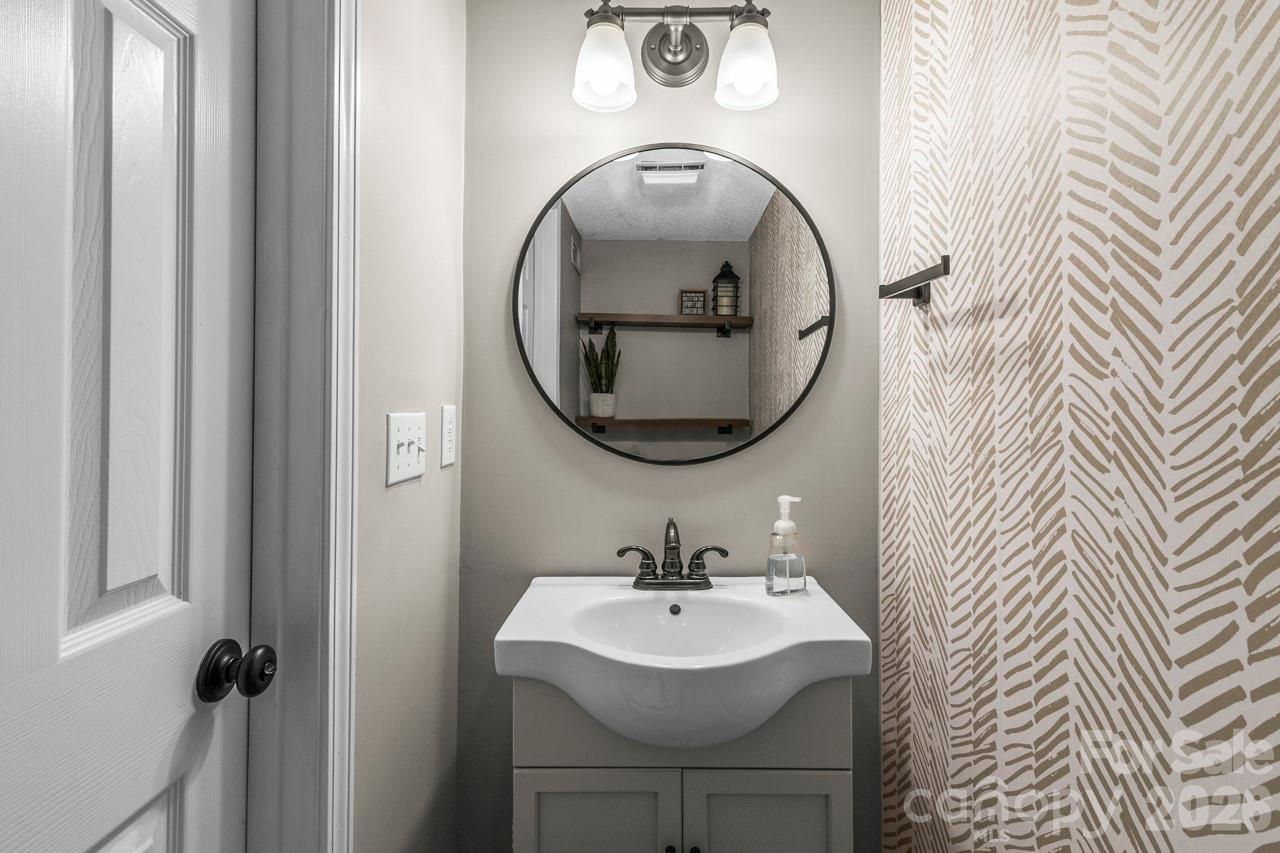 14018 Naworth Lane — Huntersville